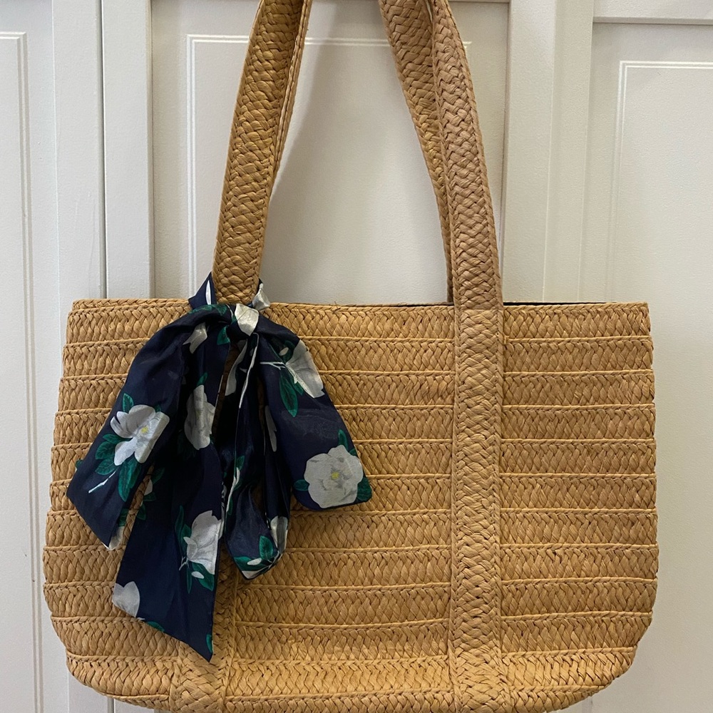 Woven purse with removable scarf